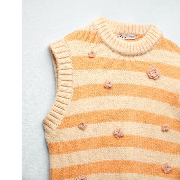 Wide-Leg Dark Blue Jeans - Picture 10 of 14